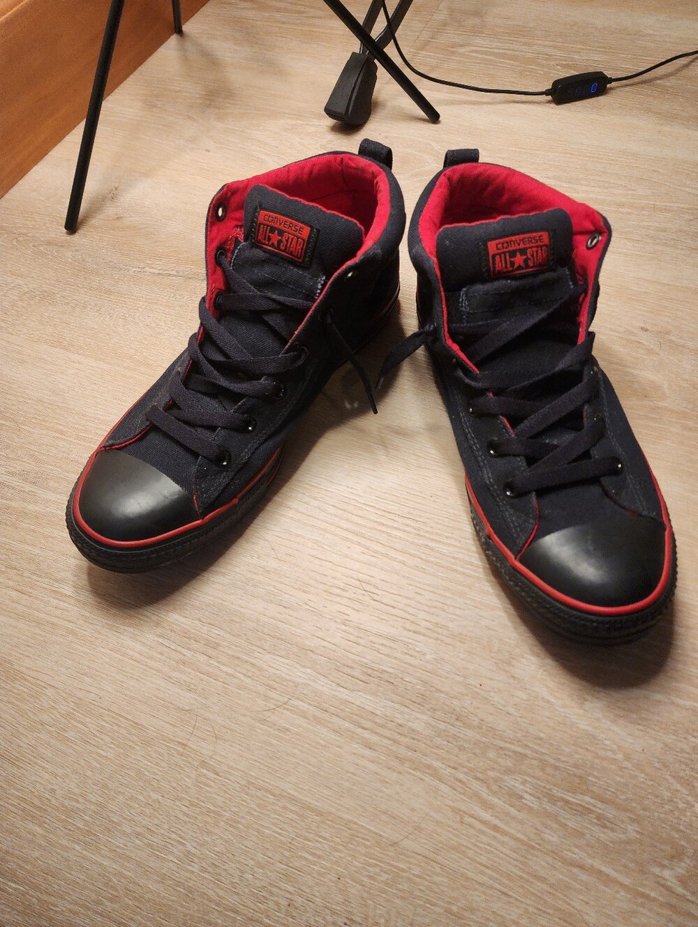 Converse All Star Chuck Taylor High Tops Black and red